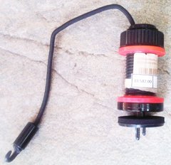 Автоматичний клапан для зливу води із трюмів. Ø горловини 38 мм. Корисна довжина 60 мм